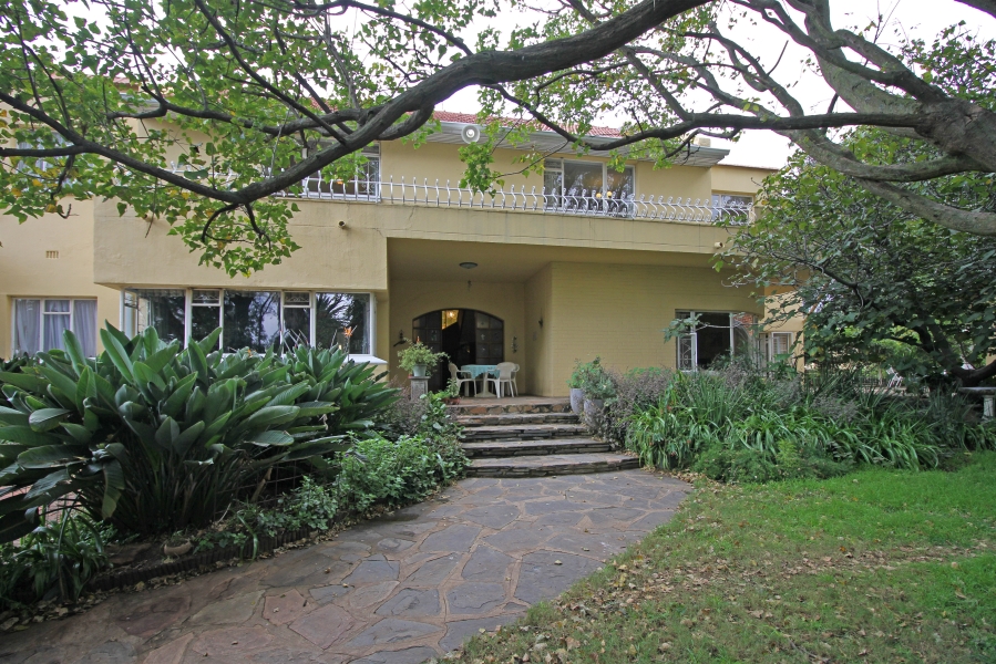 5 Bedroom Property for Sale in Waverley Gauteng