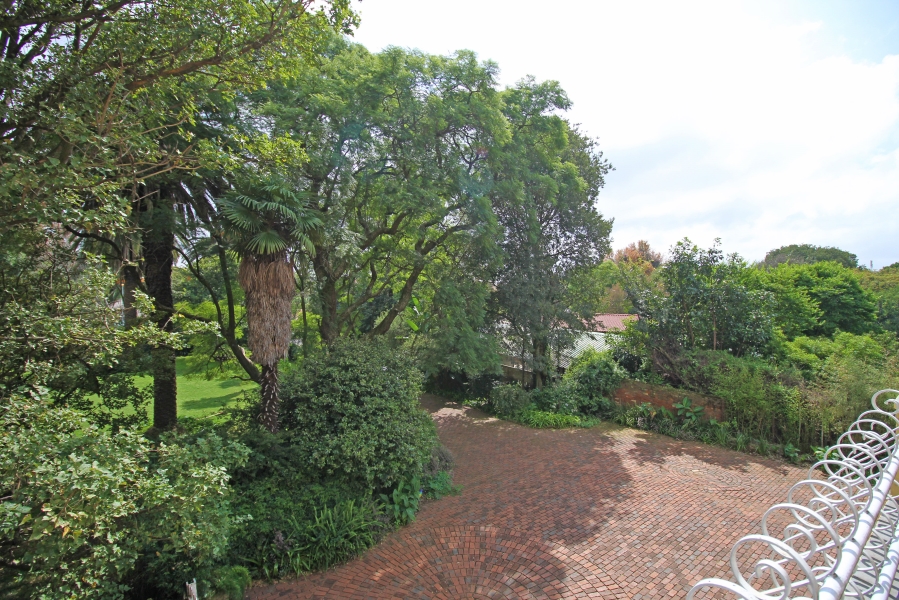 5 Bedroom Property for Sale in Waverley Gauteng