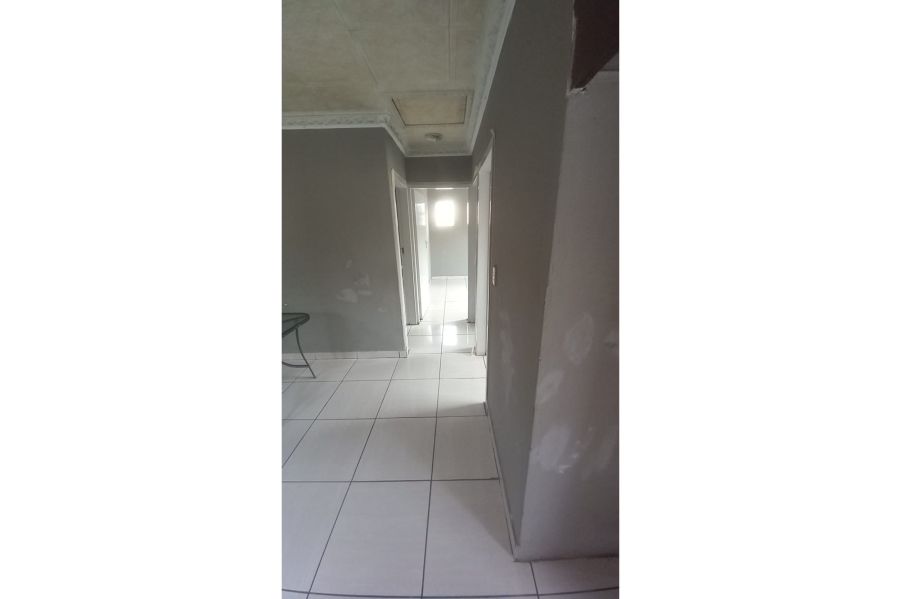To Let 2 Bedroom Property for Rent in Mahube Valley Gauteng