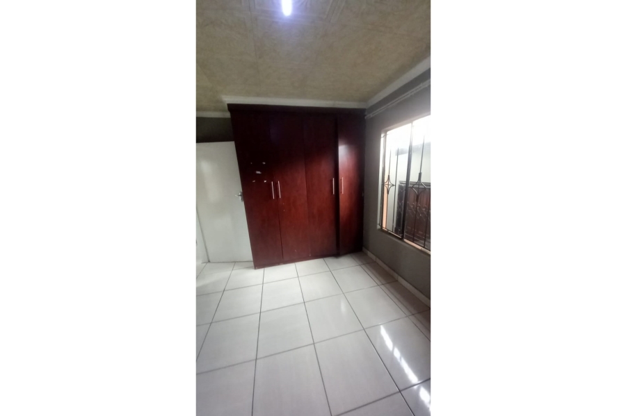 To Let 2 Bedroom Property for Rent in Mahube Valley Gauteng