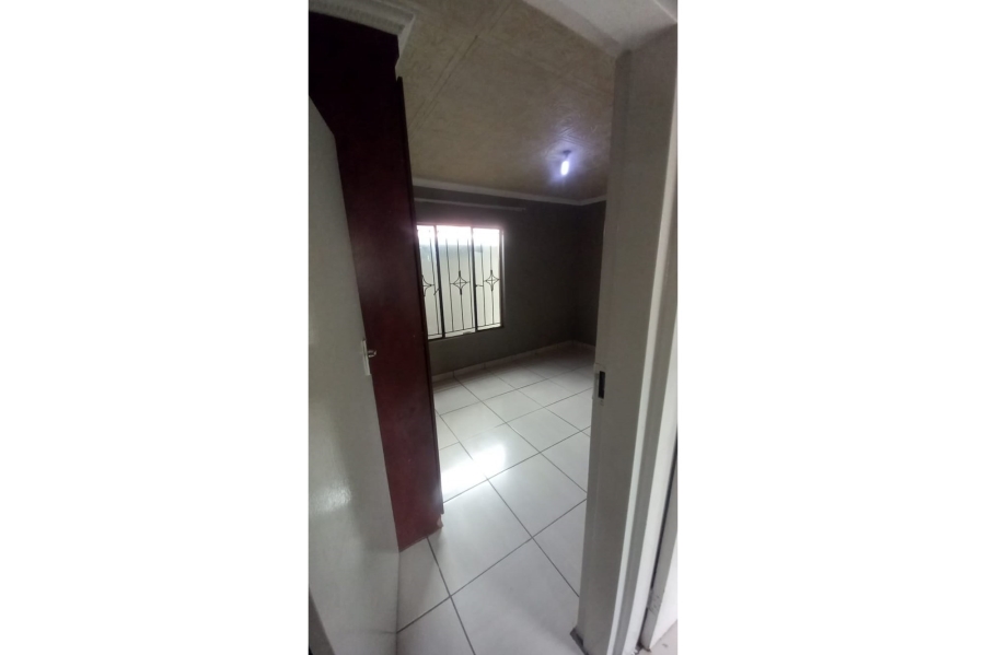 To Let 2 Bedroom Property for Rent in Mahube Valley Gauteng