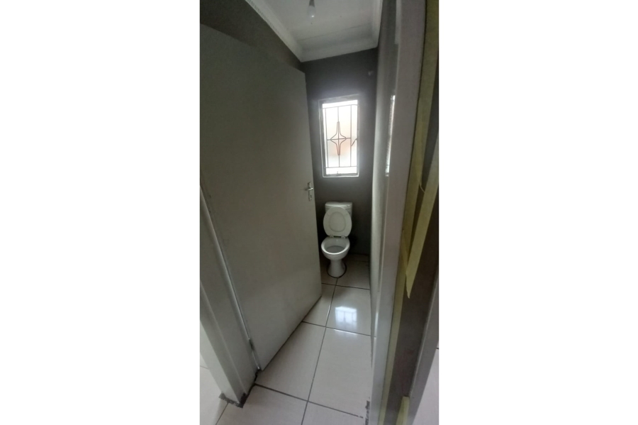 To Let 2 Bedroom Property for Rent in Mahube Valley Gauteng