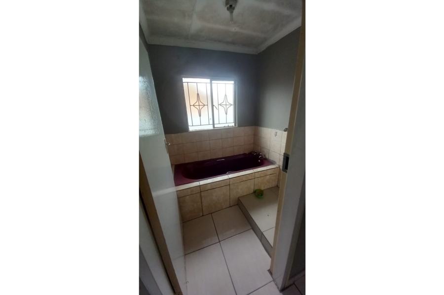 To Let 2 Bedroom Property for Rent in Mahube Valley Gauteng
