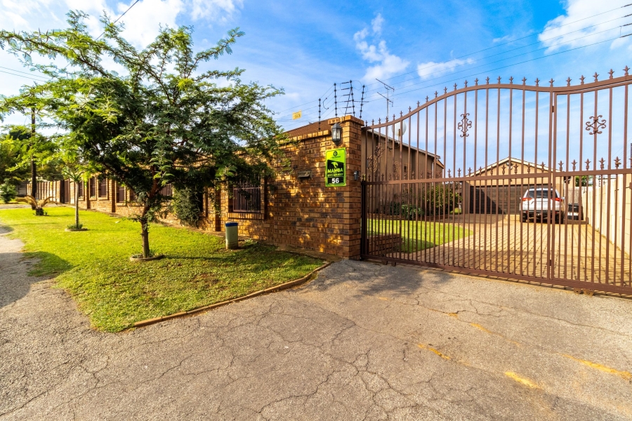 4 Bedroom Property for Sale in Primrose East Gauteng