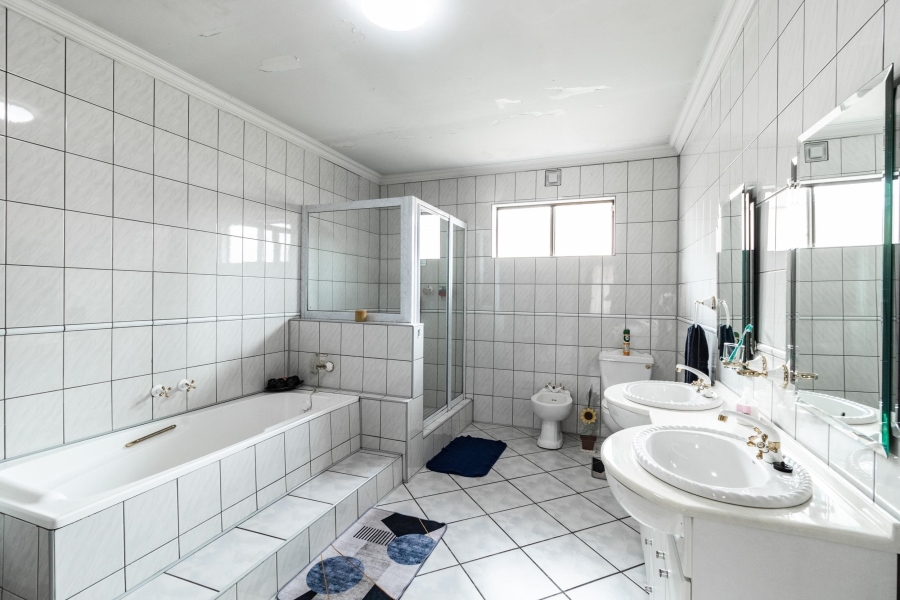 4 Bedroom Property for Sale in Primrose East Gauteng