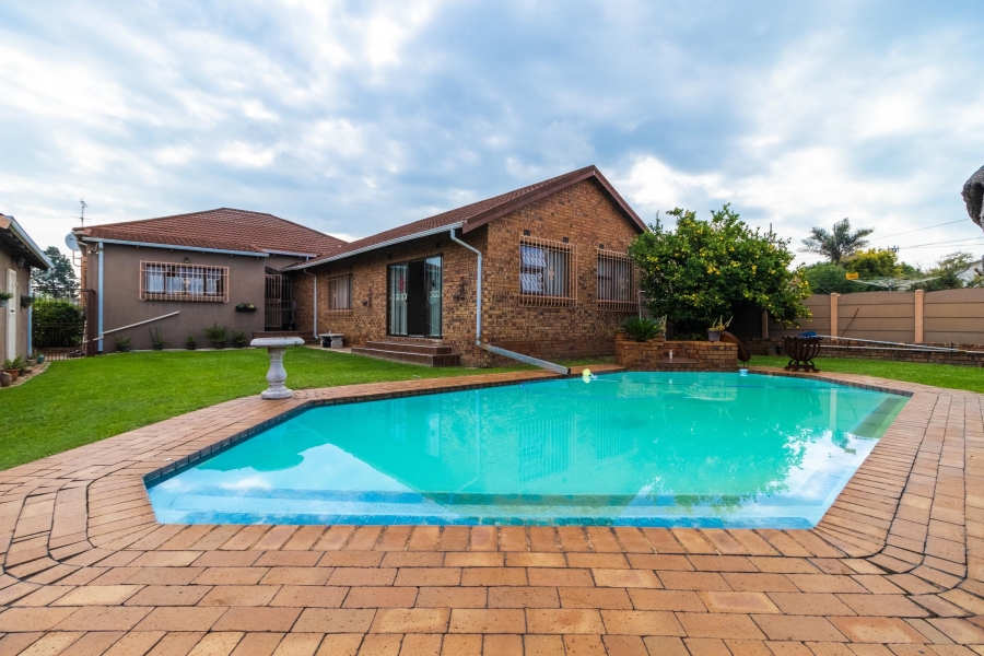 4 Bedroom Property for Sale in Primrose East Gauteng