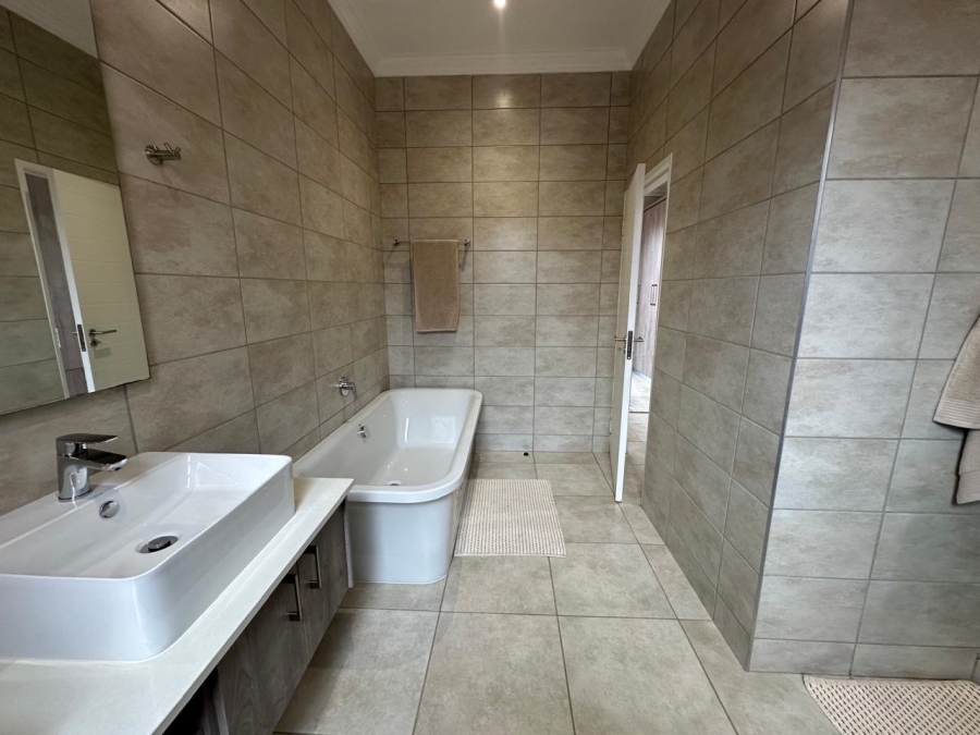 3 Bedroom Property for Sale in Six Fountains Residential Estate Gauteng