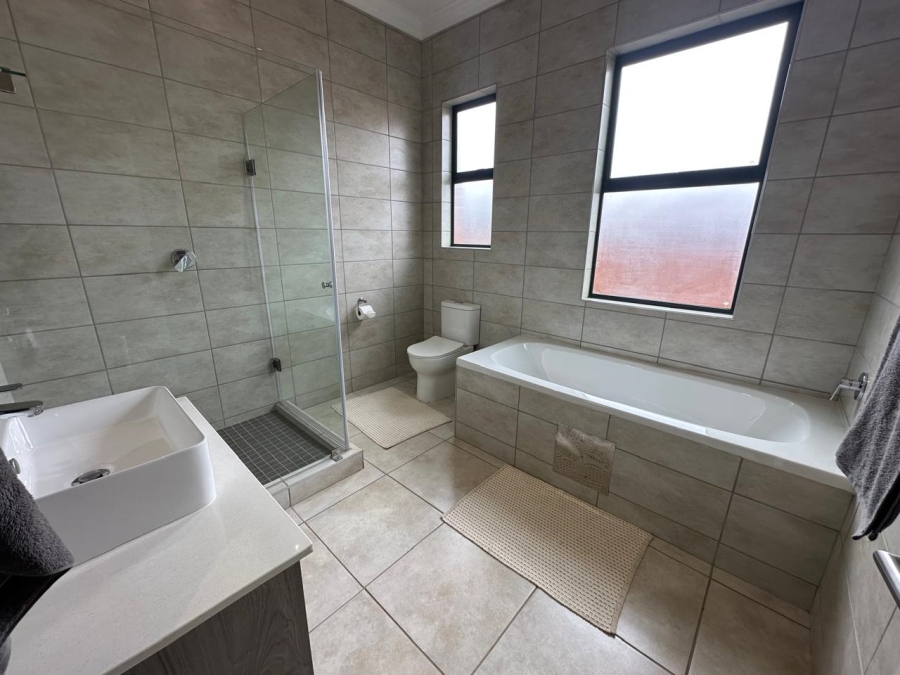 3 Bedroom Property for Sale in Six Fountains Residential Estate Gauteng