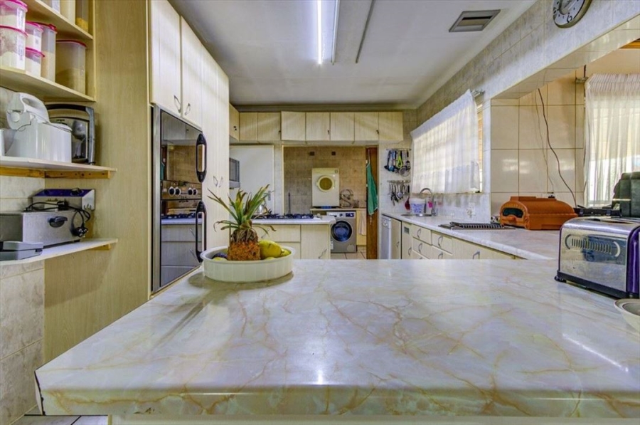 8 Bedroom Property for Sale in Edleen Gauteng
