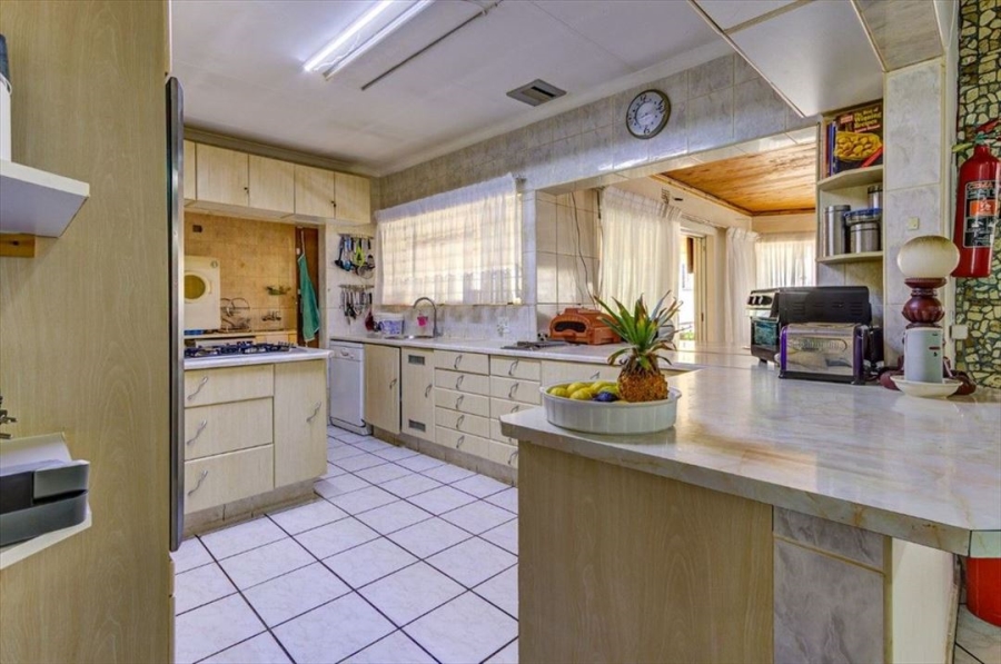 8 Bedroom Property for Sale in Edleen Gauteng