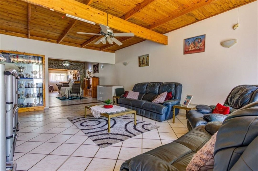 8 Bedroom Property for Sale in Edleen Gauteng