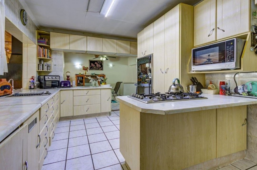 8 Bedroom Property for Sale in Edleen Gauteng
