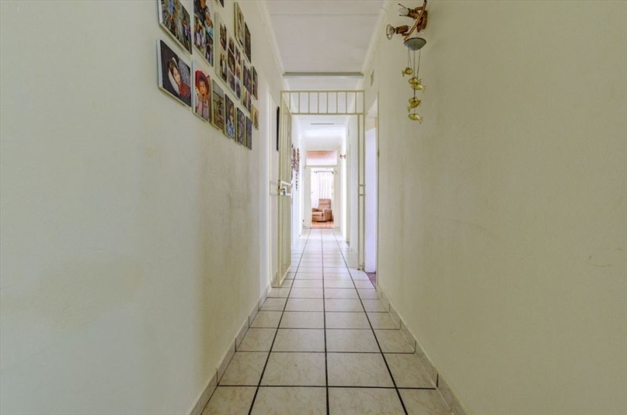8 Bedroom Property for Sale in Edleen Gauteng