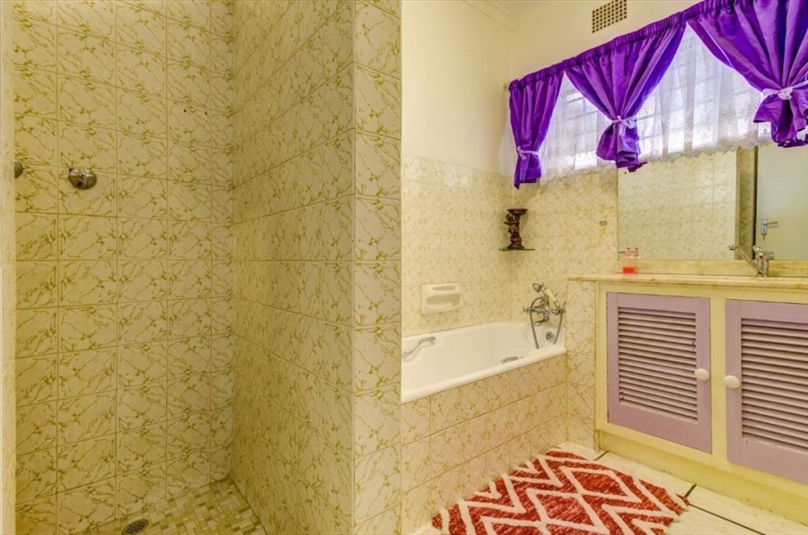 8 Bedroom Property for Sale in Edleen Gauteng