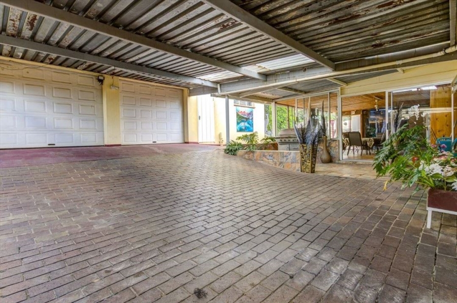 8 Bedroom Property for Sale in Edleen Gauteng