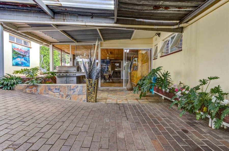 8 Bedroom Property for Sale in Edleen Gauteng