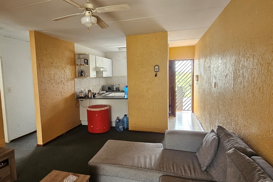 2 Bedroom Property for Sale in Mulbarton Gauteng