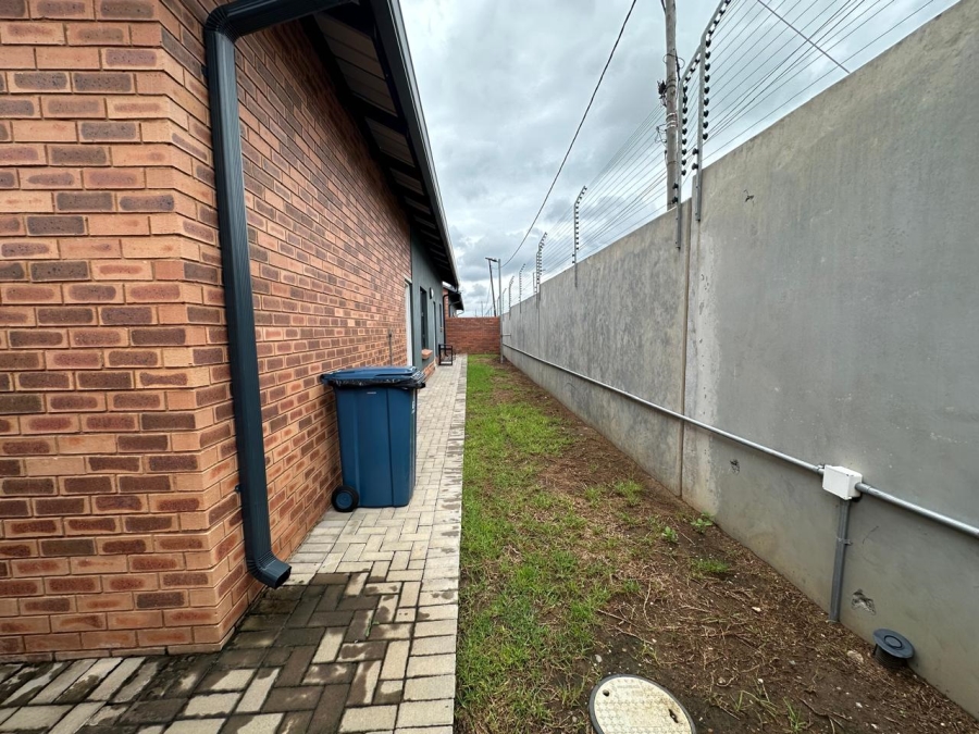 3 Bedroom Property for Sale in Six Fountains Residential Estate Gauteng