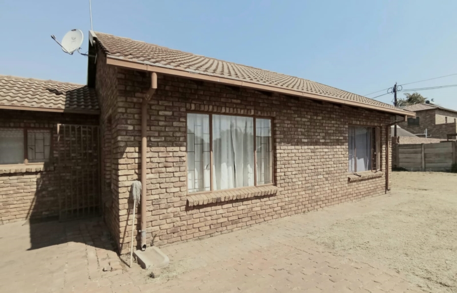 2 Bedroom Property for Sale in The Orchards Gauteng