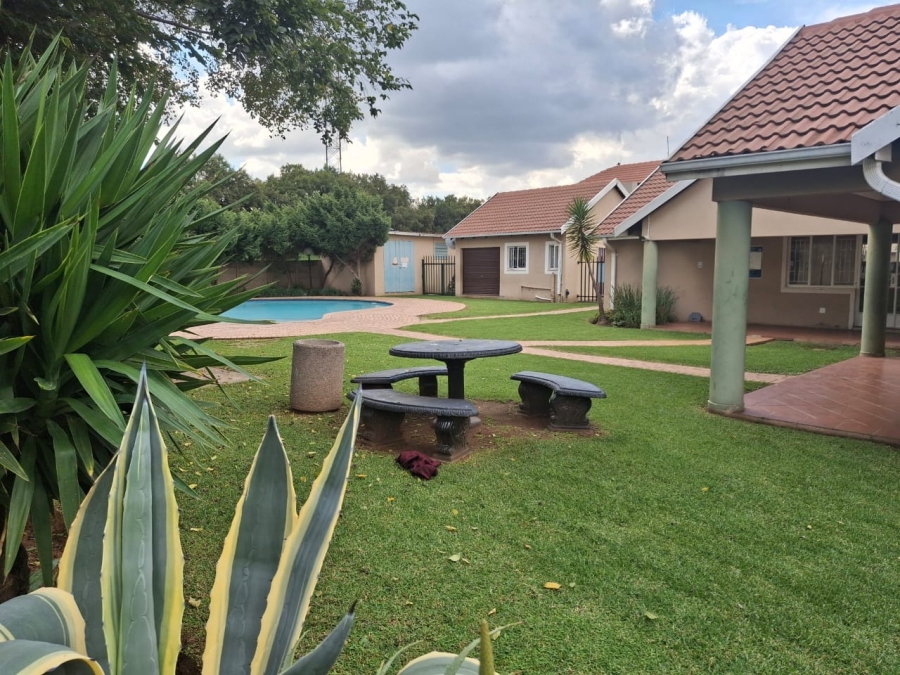 To Let 1 Bedroom Property for Rent in Parkdene Gauteng