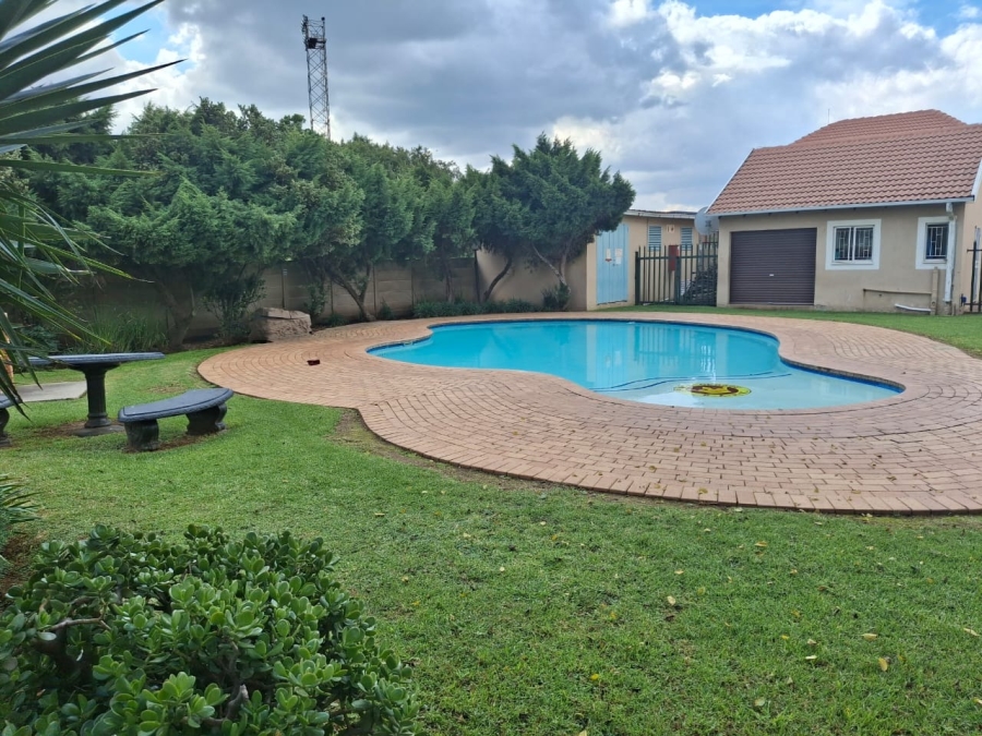 To Let 1 Bedroom Property for Rent in Parkdene Gauteng