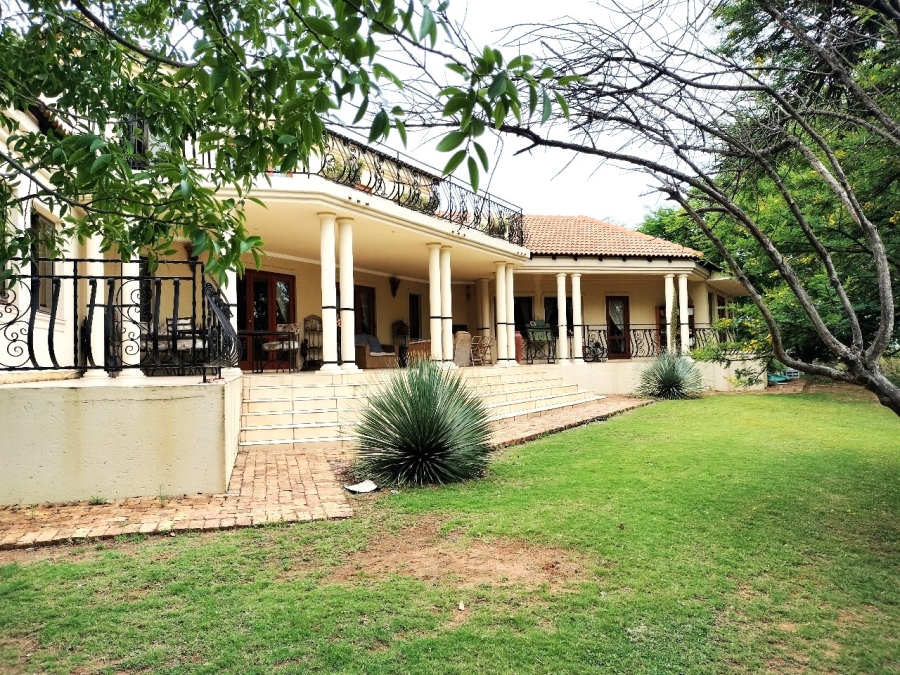To Let 4 Bedroom Property for Rent in Leeuwfontein Gauteng