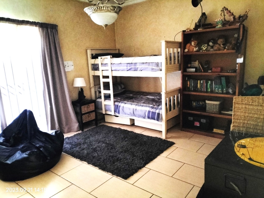 To Let 4 Bedroom Property for Rent in Leeuwfontein Gauteng