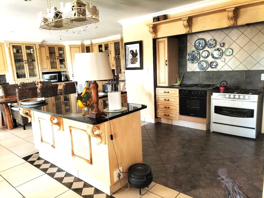 To Let 4 Bedroom Property for Rent in Leeuwfontein Gauteng