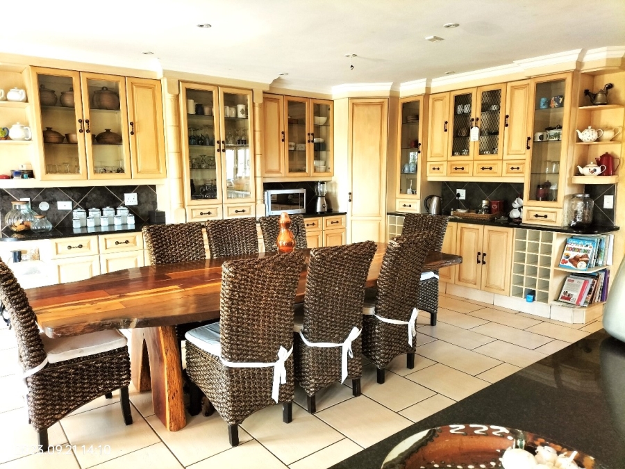 To Let 4 Bedroom Property for Rent in Leeuwfontein Gauteng
