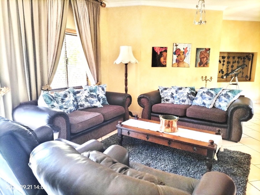To Let 4 Bedroom Property for Rent in Leeuwfontein Gauteng