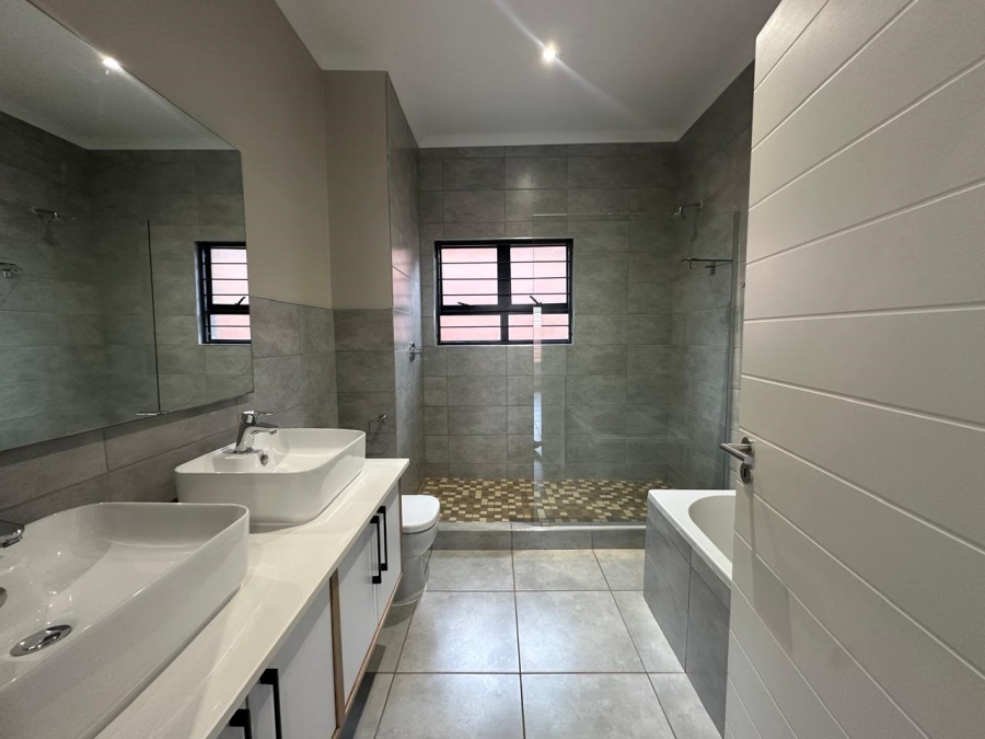 3 Bedroom Property for Sale in Olympus AH Gauteng