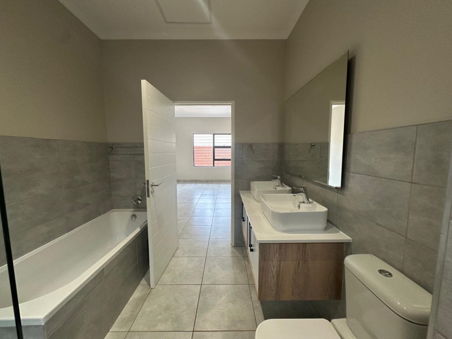3 Bedroom Property for Sale in Olympus AH Gauteng