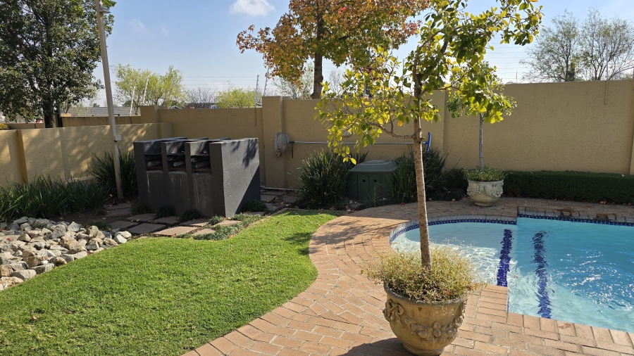 1 Bedroom Property for Sale in Sunninghill Gauteng