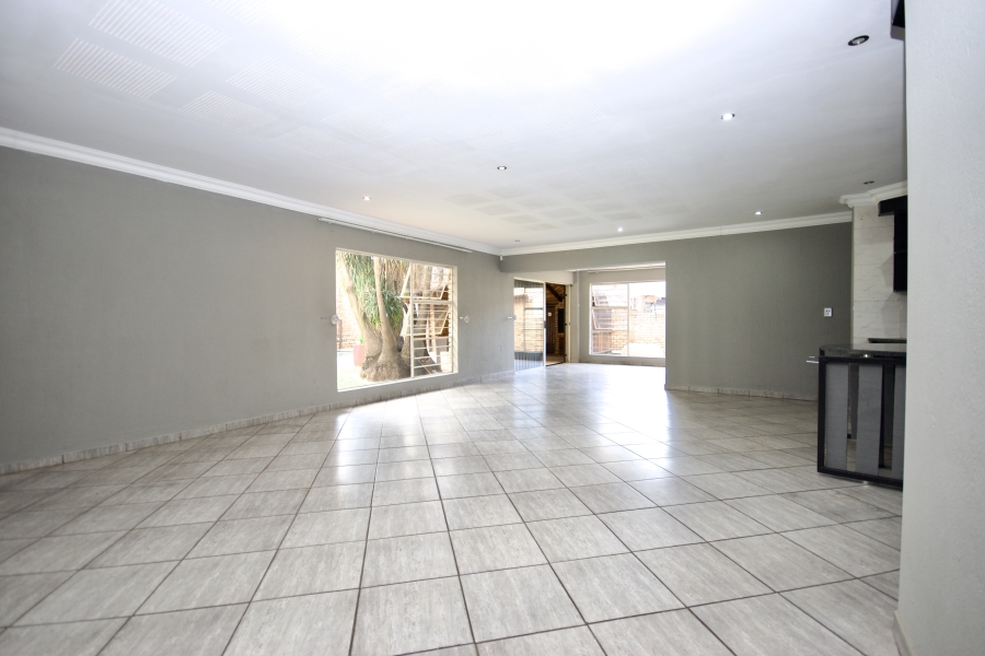3 Bedroom Property for Sale in Rangeview Gauteng