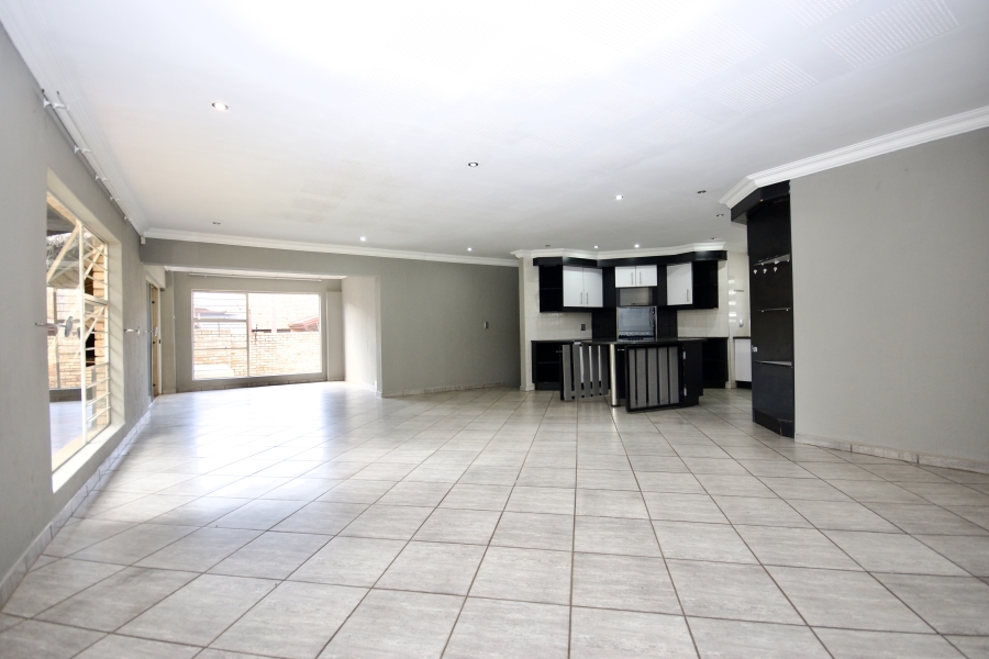 3 Bedroom Property for Sale in Rangeview Gauteng