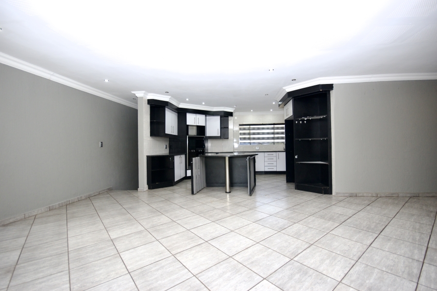 3 Bedroom Property for Sale in Rangeview Gauteng