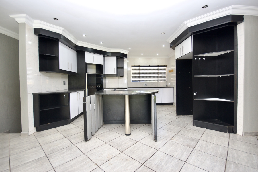 3 Bedroom Property for Sale in Rangeview Gauteng