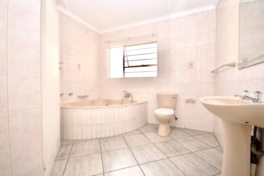 3 Bedroom Property for Sale in Rangeview Gauteng