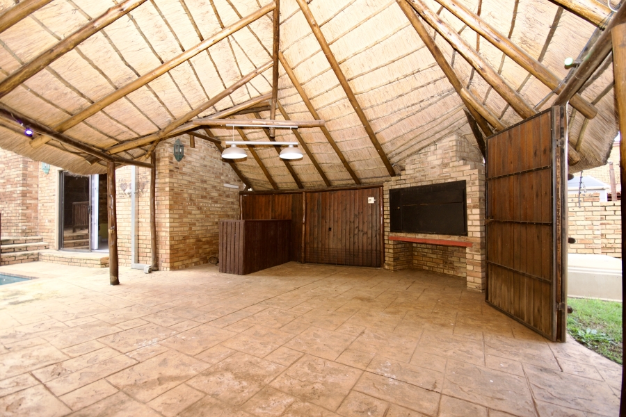 3 Bedroom Property for Sale in Rangeview Gauteng