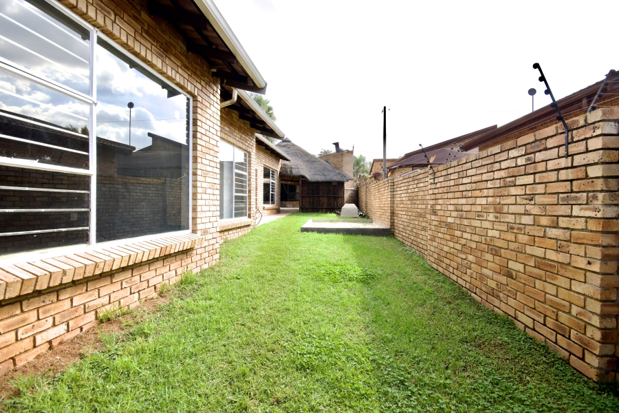 3 Bedroom Property for Sale in Rangeview Gauteng
