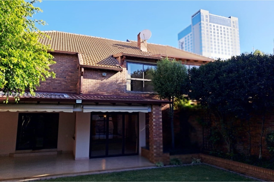 To Let 3 Bedroom Property for Rent in Sandown Gauteng
