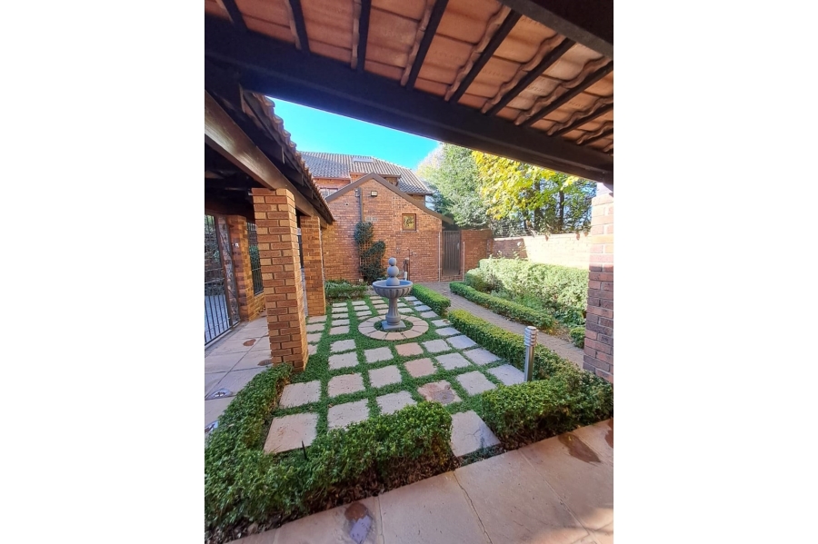 To Let 3 Bedroom Property for Rent in Sandown Gauteng