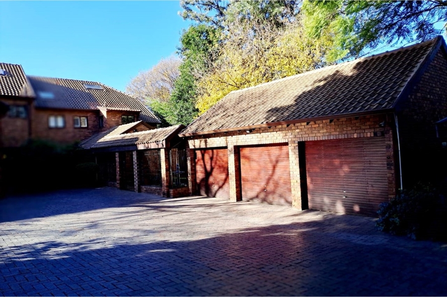 To Let 3 Bedroom Property for Rent in Sandown Gauteng