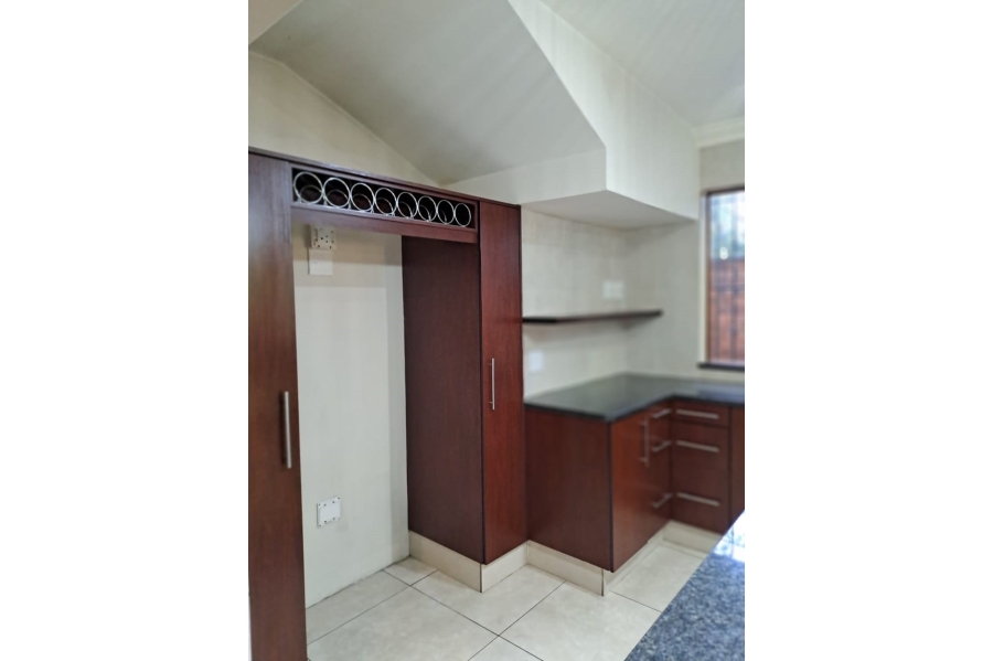 To Let 3 Bedroom Property for Rent in Sandown Gauteng