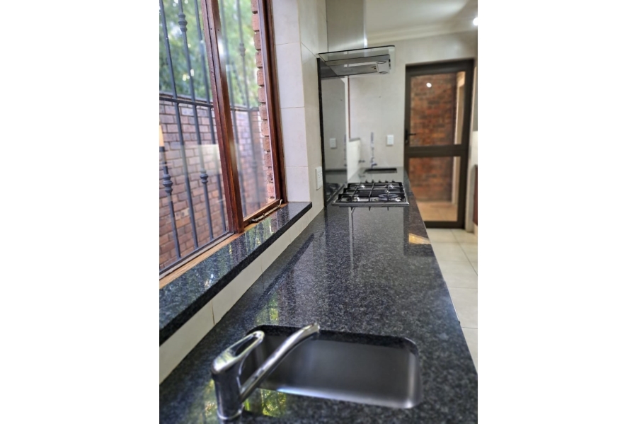 To Let 3 Bedroom Property for Rent in Sandown Gauteng