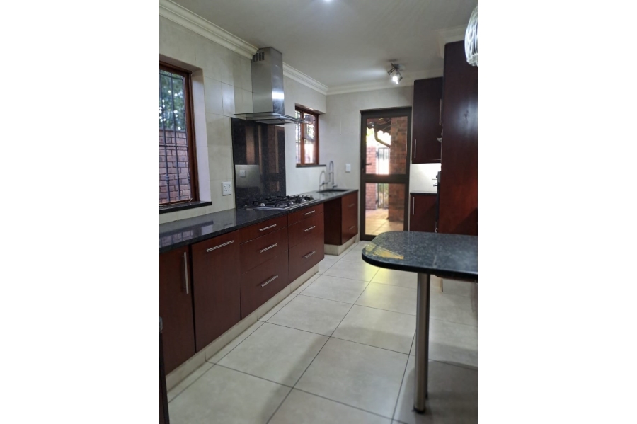 To Let 3 Bedroom Property for Rent in Sandown Gauteng