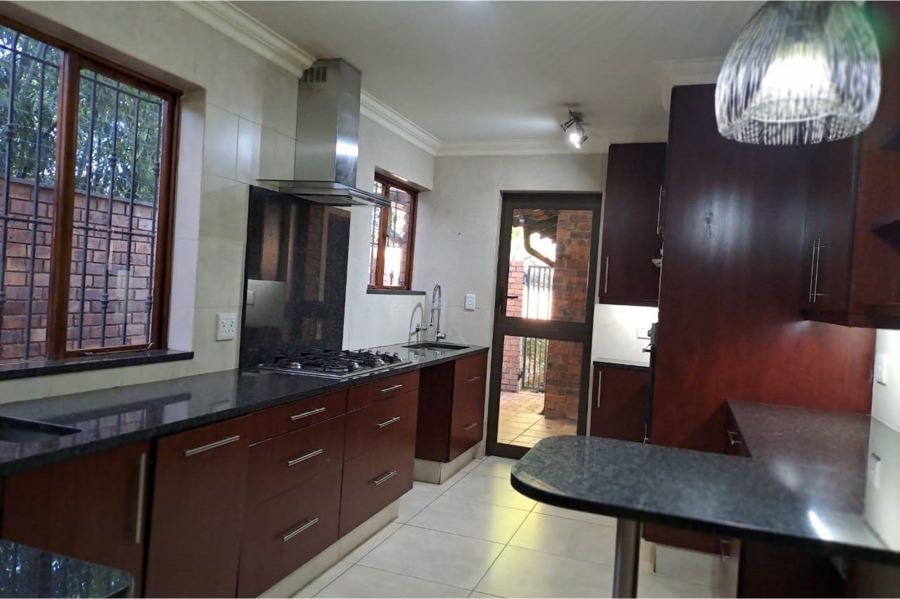 To Let 3 Bedroom Property for Rent in Sandown Gauteng