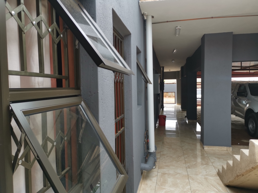 5 Bedroom Property for Sale in Soshanguve M Gauteng