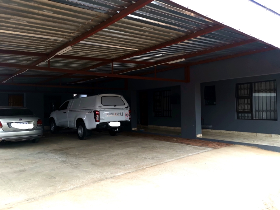 5 Bedroom Property for Sale in Soshanguve M Gauteng