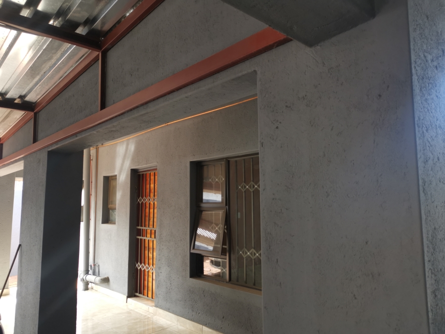 5 Bedroom Property for Sale in Soshanguve M Gauteng